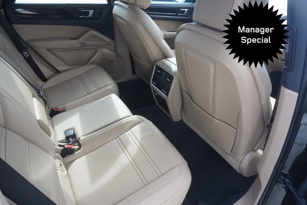 Used 2022 Porsche Cayenne Coupe image 26