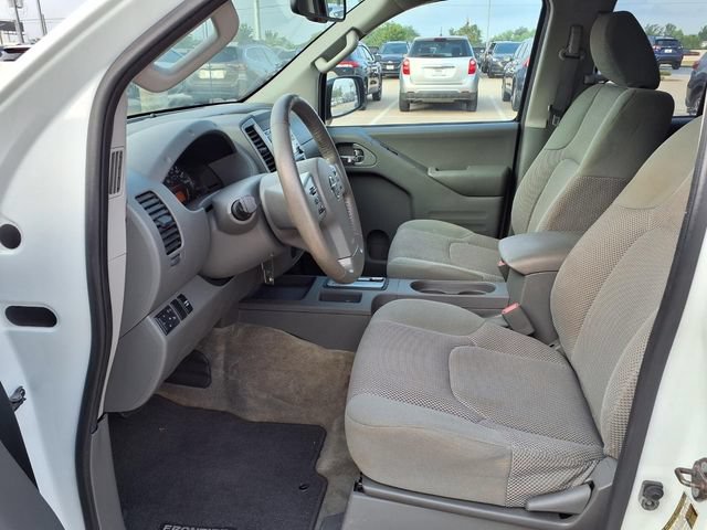 Used 2016 Nissan Frontier SV w/ SV Value Truck Package RWD image 6
