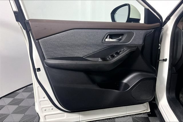 Used 2023 Nissan Rogue SV AWD/4WD image 26