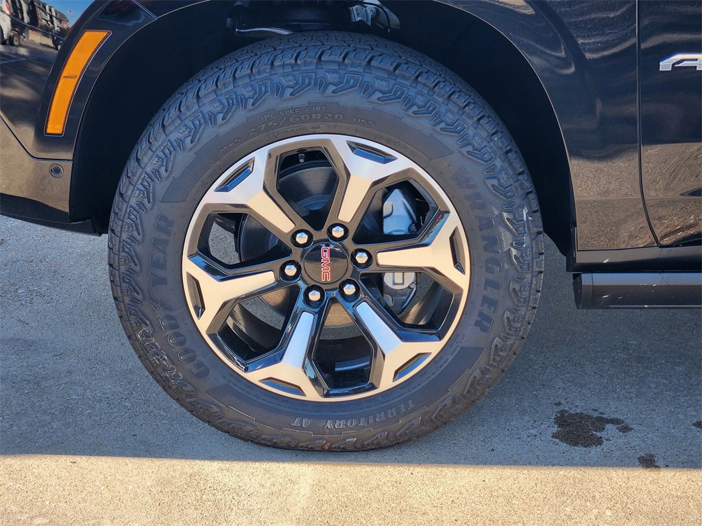 New 2026 GMC Yukon AT4 w/ AT4 Premium Package image 7