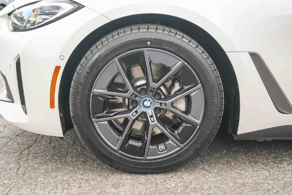 Used 2023 BMW i4 eDrive40 w/ Premium Package RWD image 11