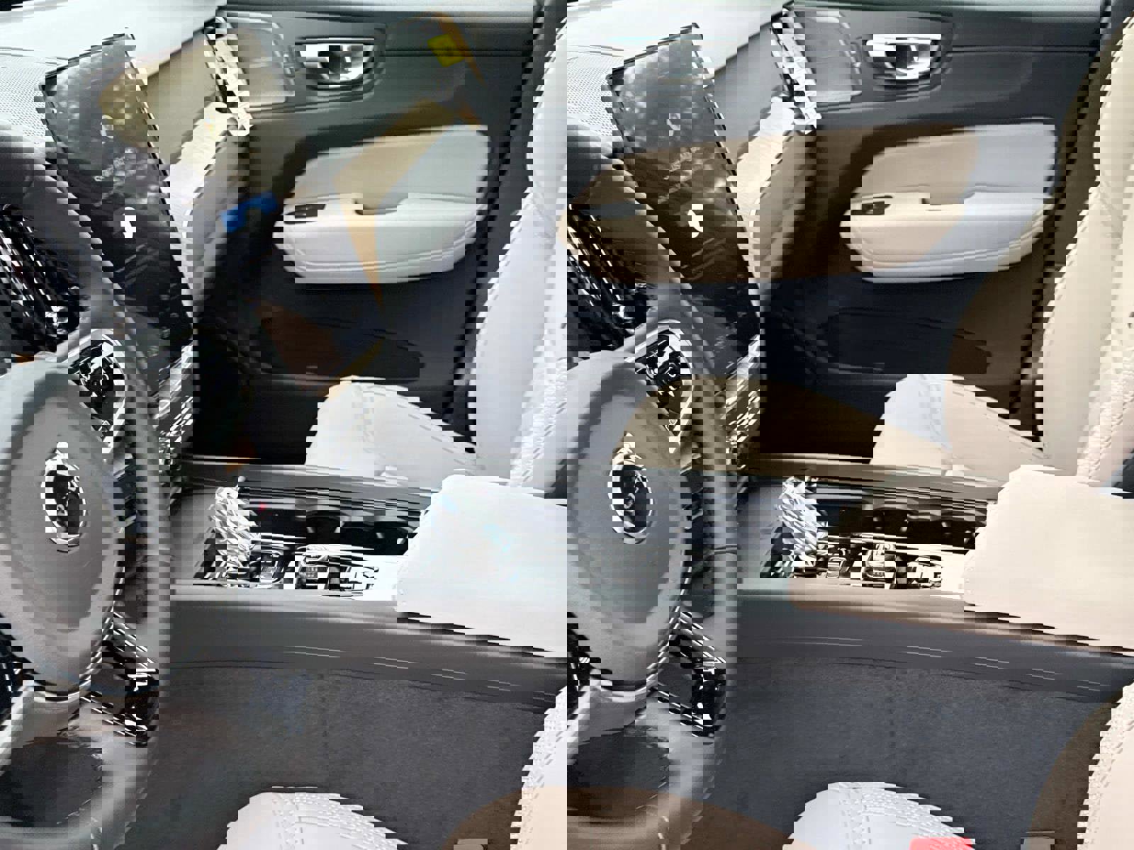 New 2026 Volvo XC60 B5 Plus w/ Climate Package image 18