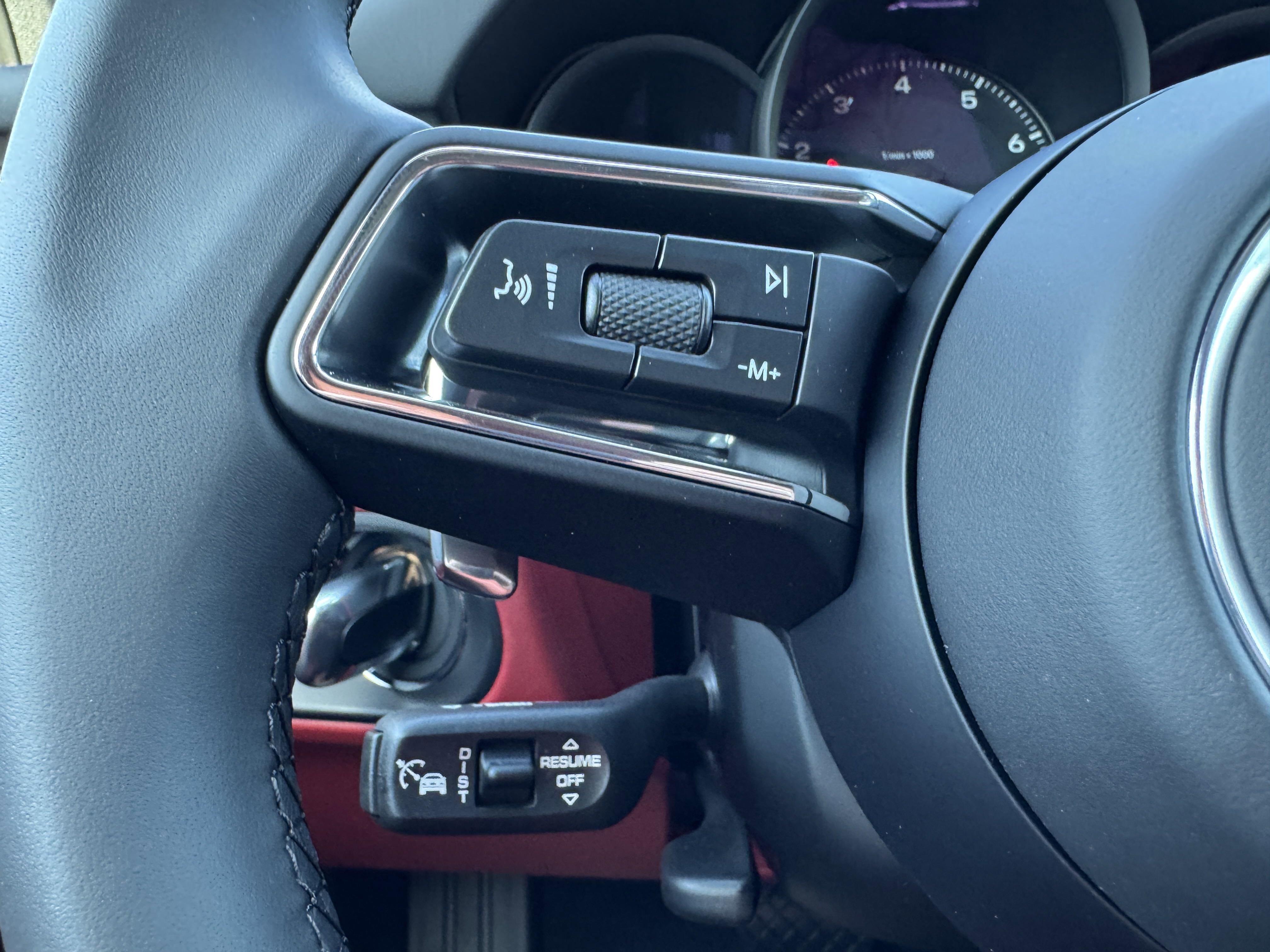 New 2025 Porsche Macan image 33