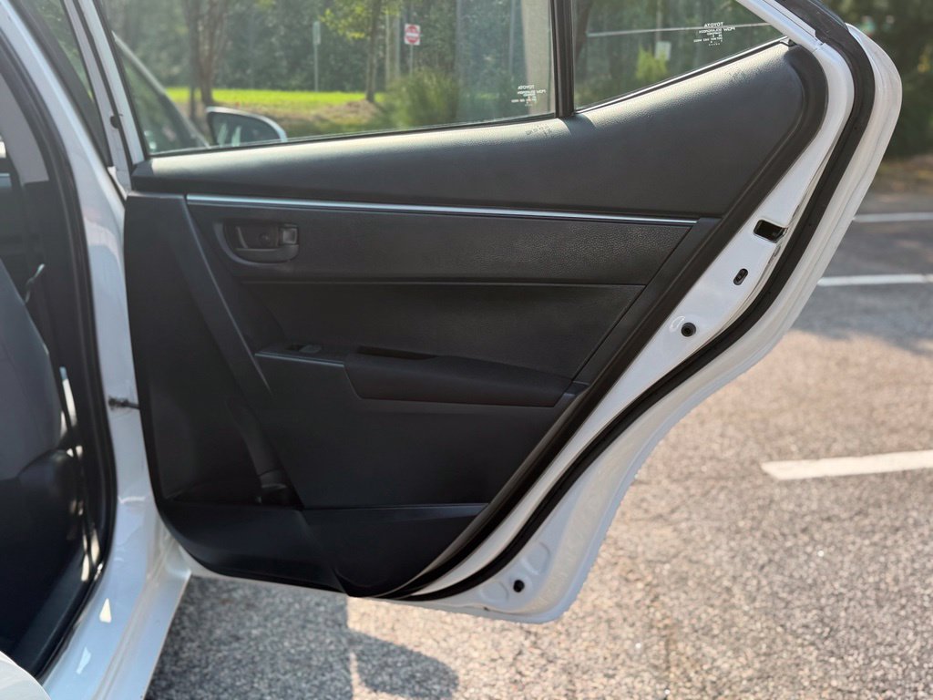 Used 2015 Toyota Corolla L FWD image 7