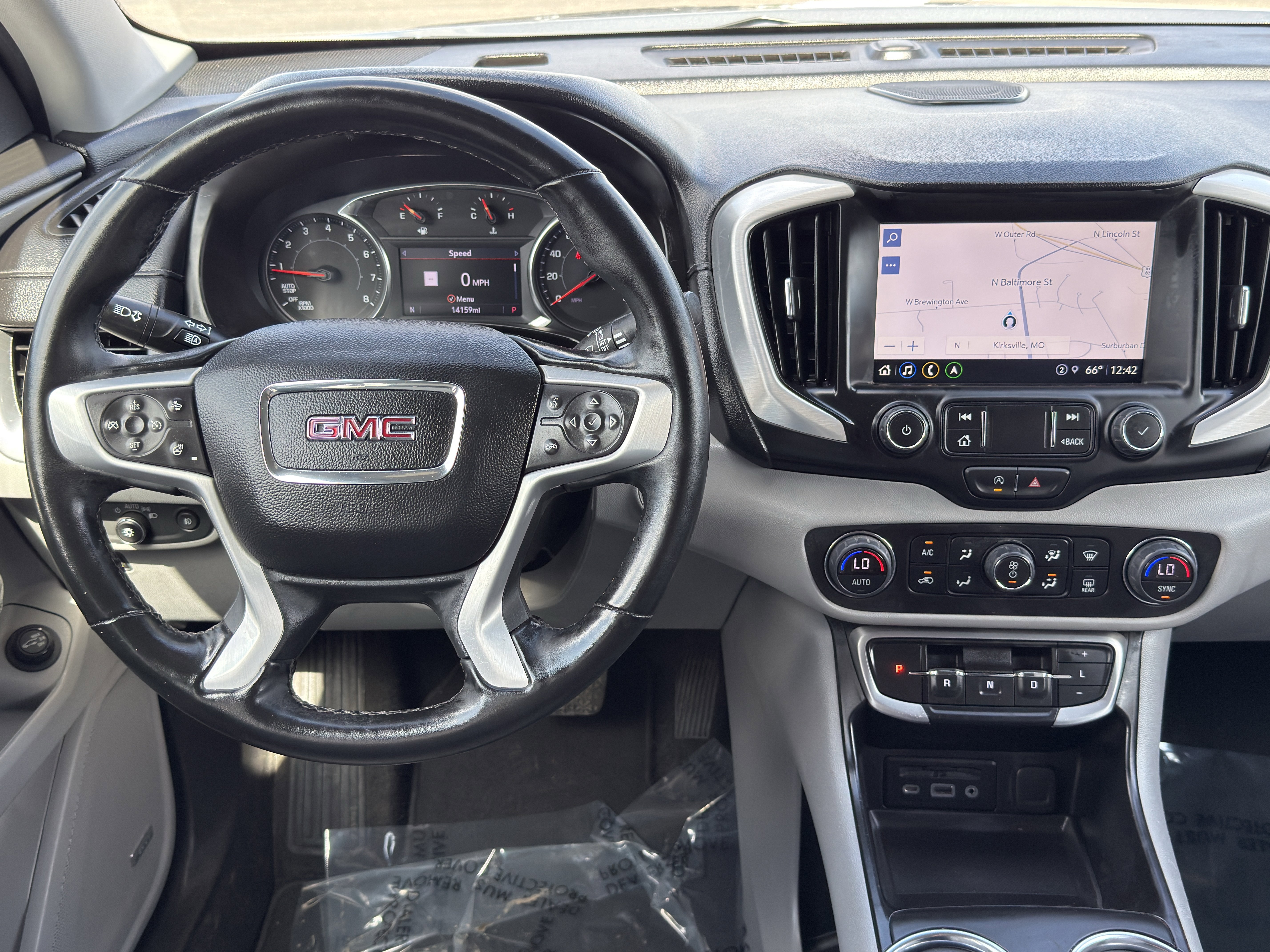 Used 2024 GMC Terrain SLT w/ Infotainment Package II image 32