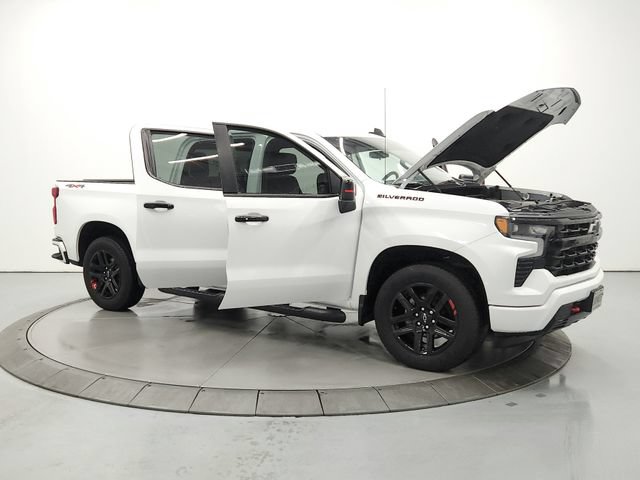 Used 2025 Chevrolet Silverado 1500 RST w/ Redline Edition AWD/4WD image 9