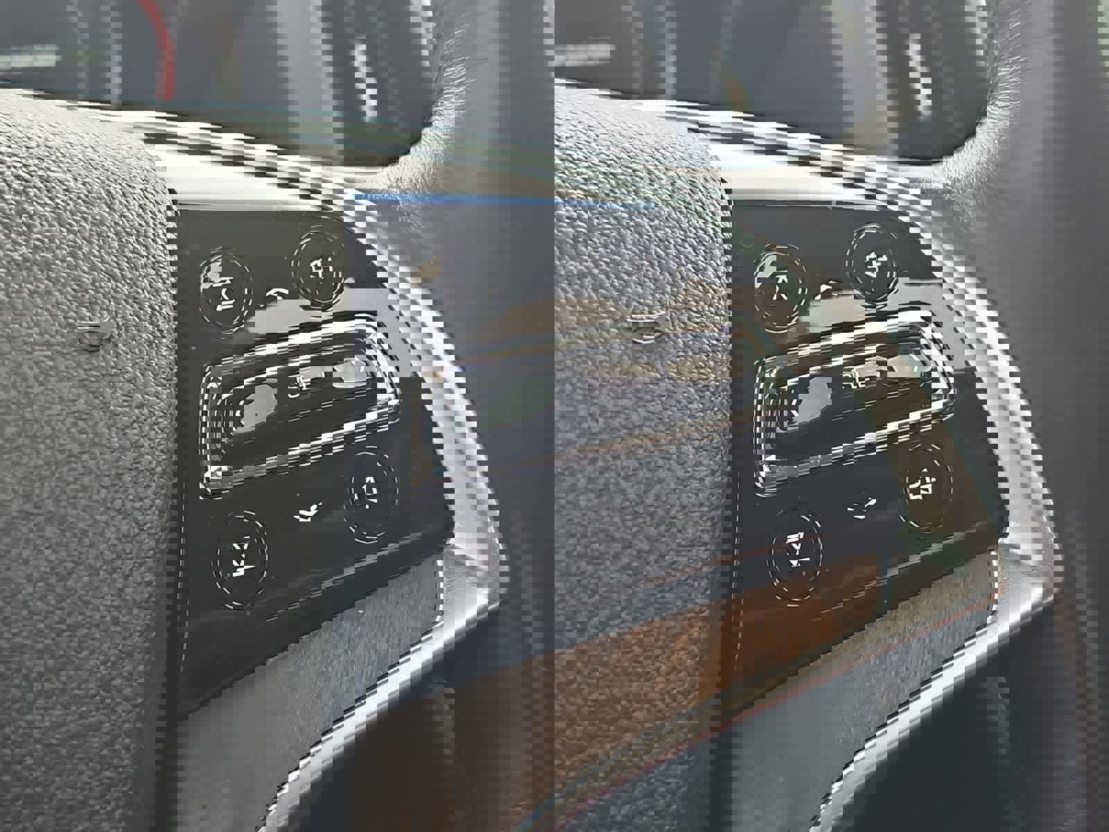 Used 2018 Cadillac Escalade ESV Premium Luxury image 25