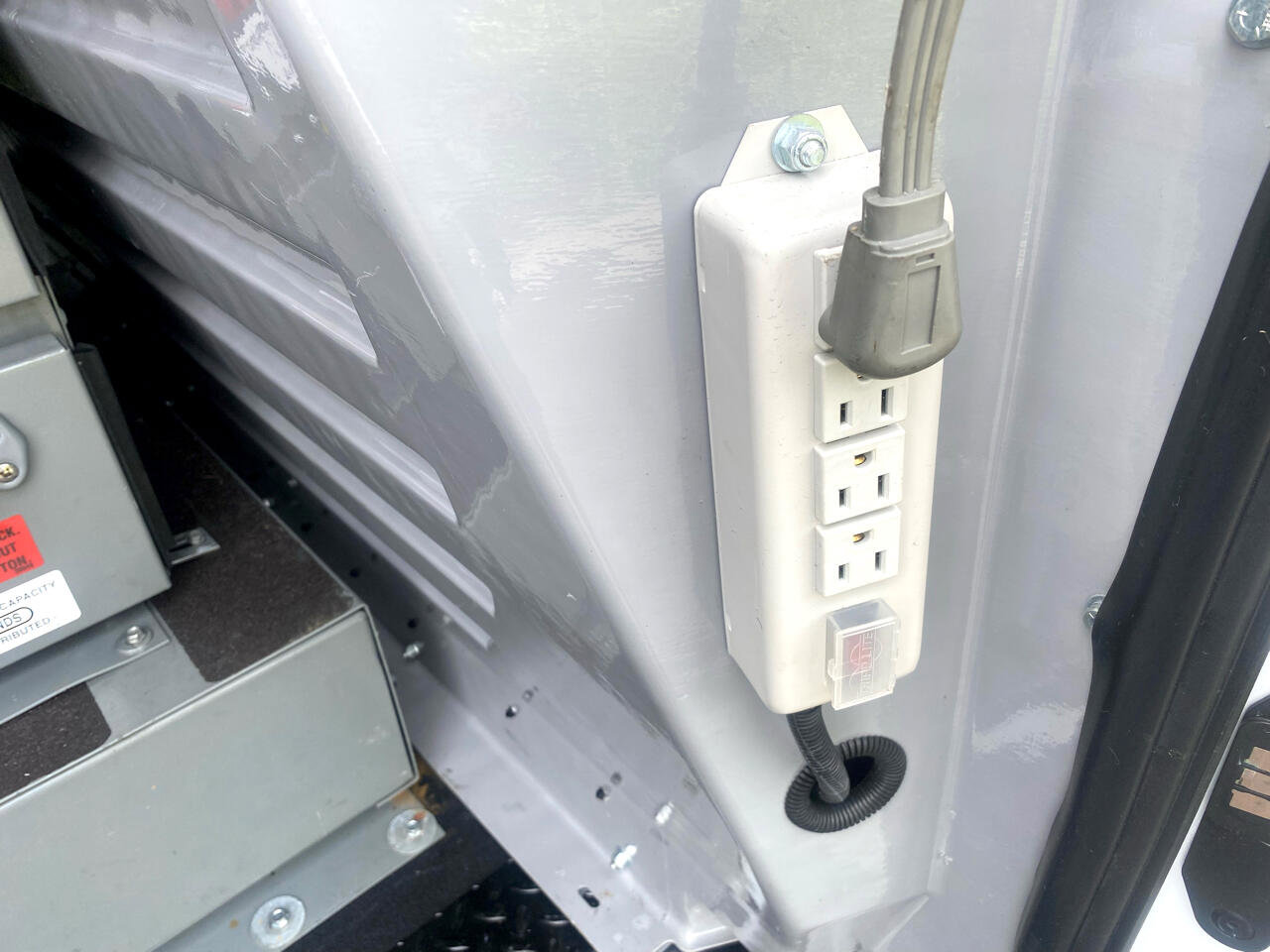 Used 2022 Ford Transit 250 Low Roof AWD image 11