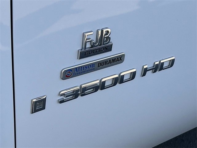 Used 2009 GMC Sierra 3500 SLT w/ SLT Convenience Package image 10