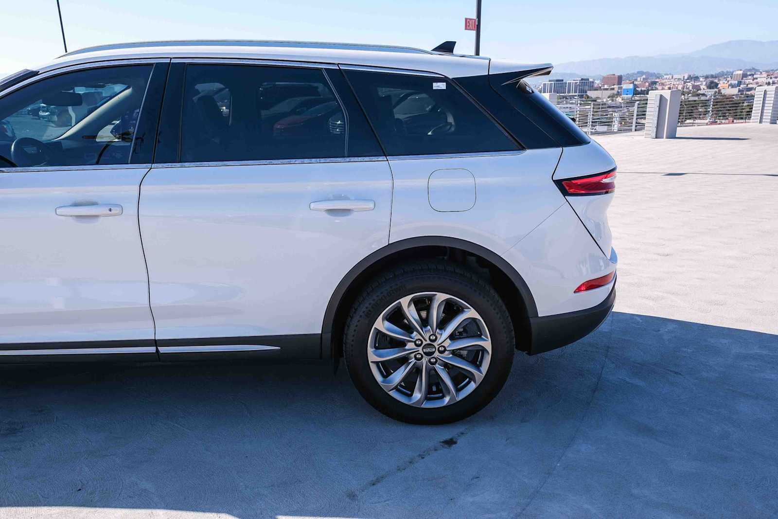 Used 2021 Lincoln Corsair FWD w/ Premium Package image 8