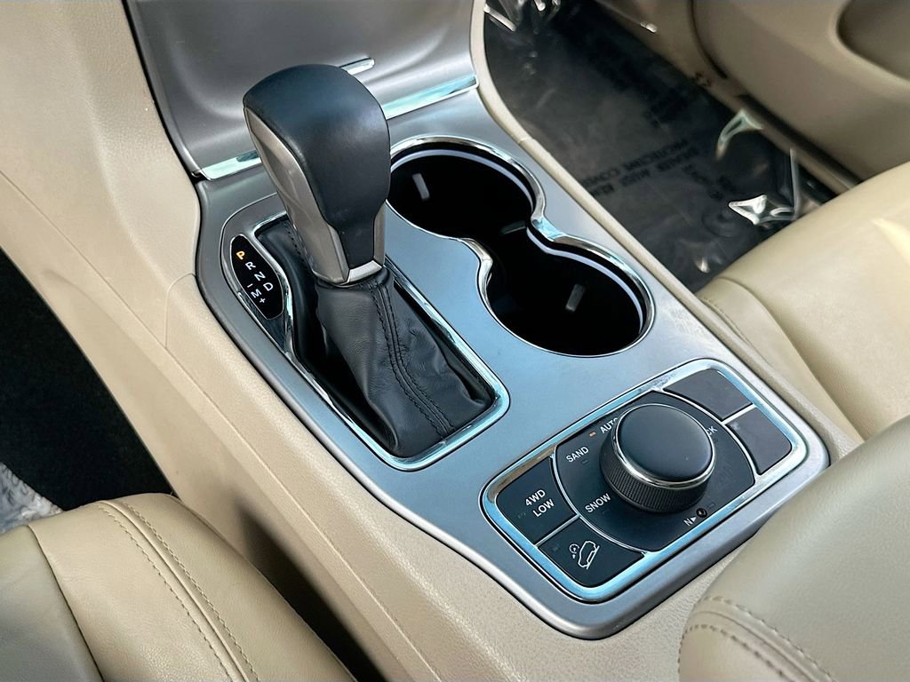 Used 2021 Jeep Grand Cherokee Limited image 17