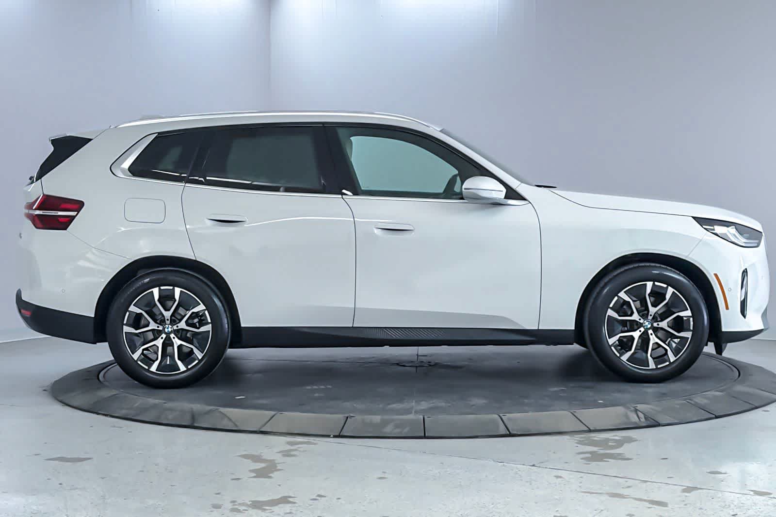 Used 2026 BMW X3 xDrive30i w/ Convenience Package AWD/4WD image 8