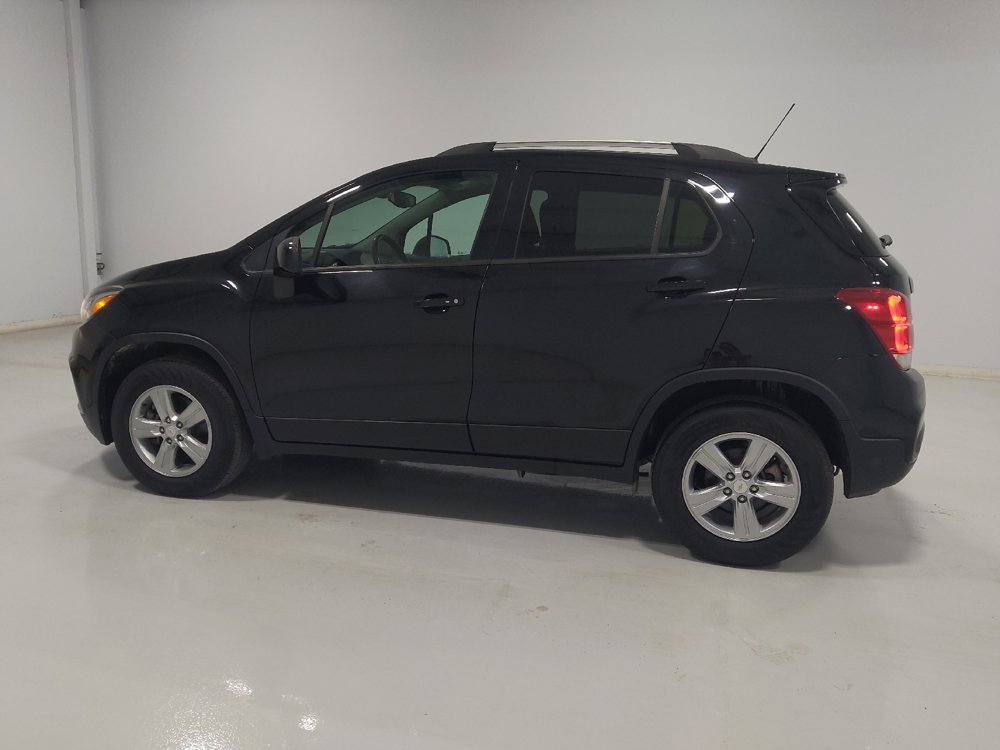 Used 2022 Chevrolet Trax LT w/ LT Convenience Package AWD/4WD image 3
