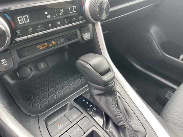 Used 2020 Toyota RAV4 XLE image 30