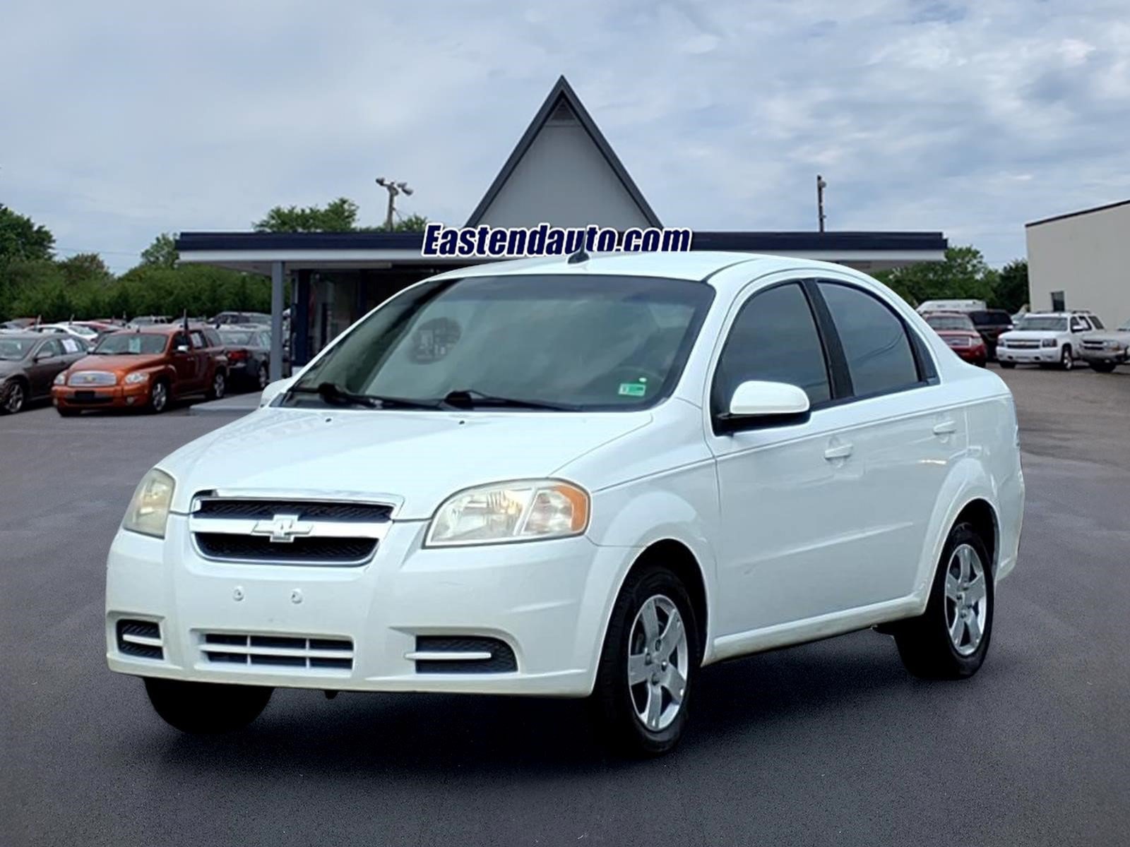 Used 2011 Chevrolet Aveo LT FWD image 1