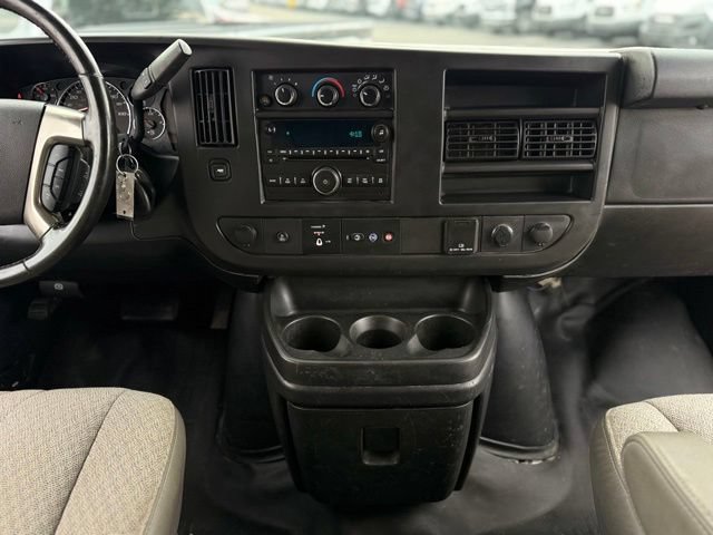 Used 2017 GMC Savana 3500 Extended RWD image 6