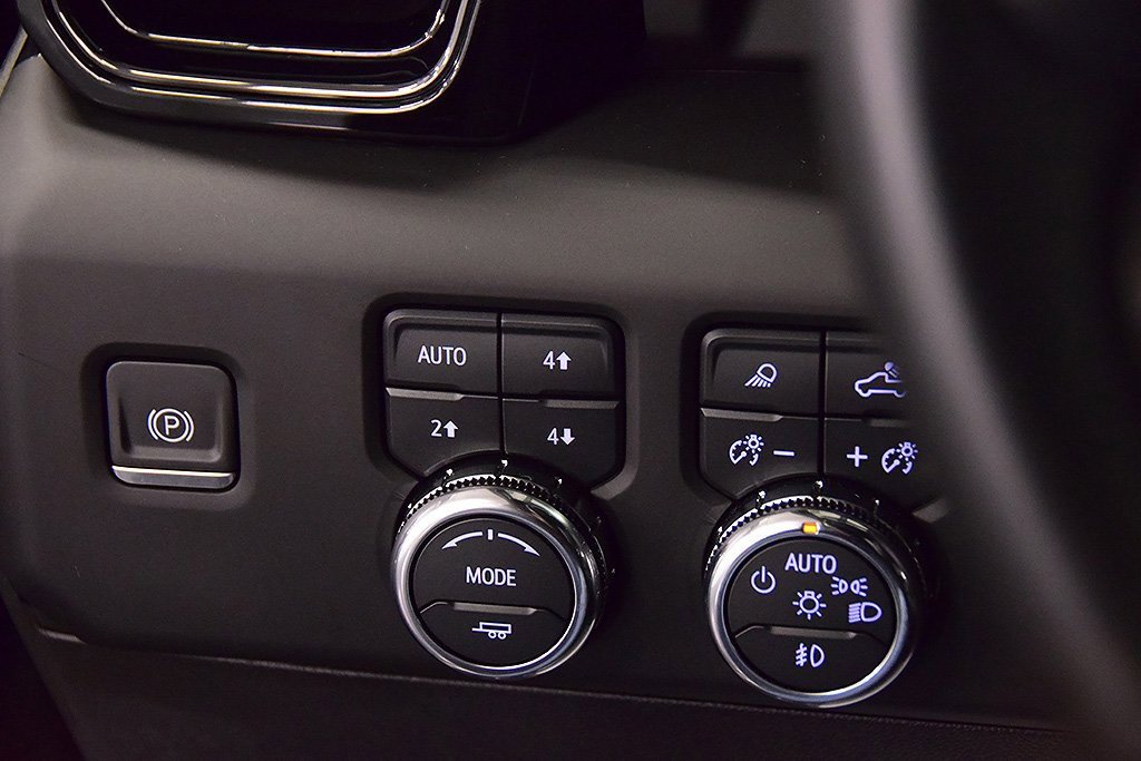 Used 2024 GMC Sierra 2500 AT4 w/ AT4 Preferred Package image 24