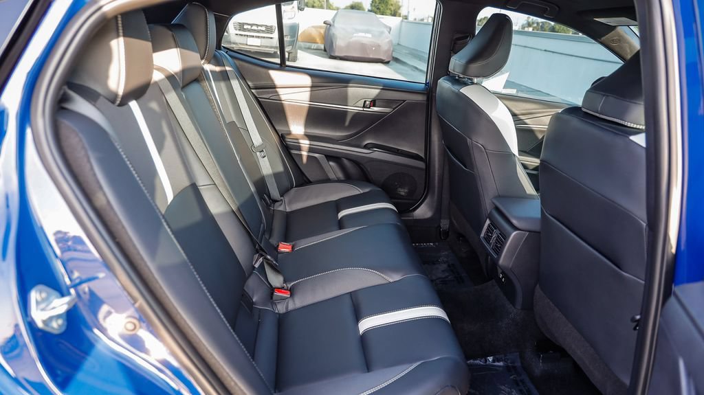 Used 2026 Toyota Camry SE w/ Convenience Package FWD image 19