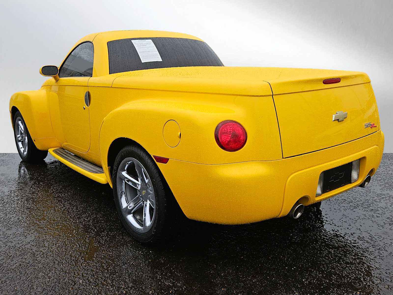 Used 2006 Chevrolet SSR w/ Preferred Equipment Group image 5