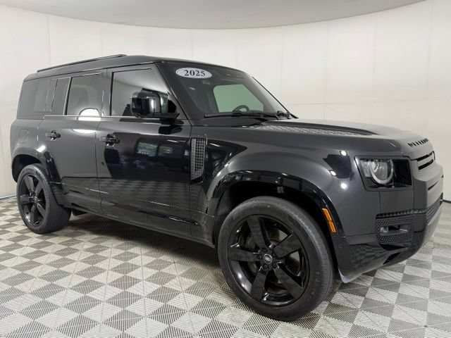 Used 2025 Land Rover Defender 110 X-Dynamic SE AWD/4WD image 10