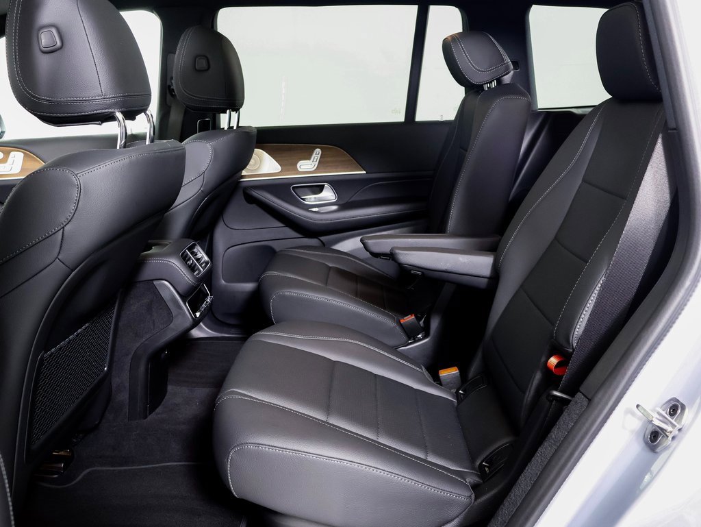 Used 2025 Mercedes-Benz GLS 450 4MATIC image 11