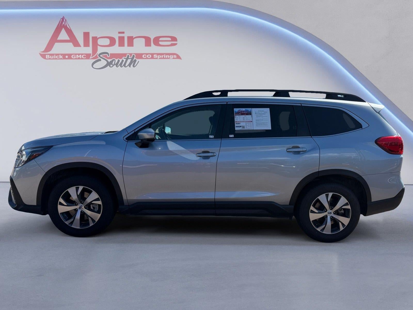 Used 2025 Subaru Ascent Premium AWD/4WD image 2