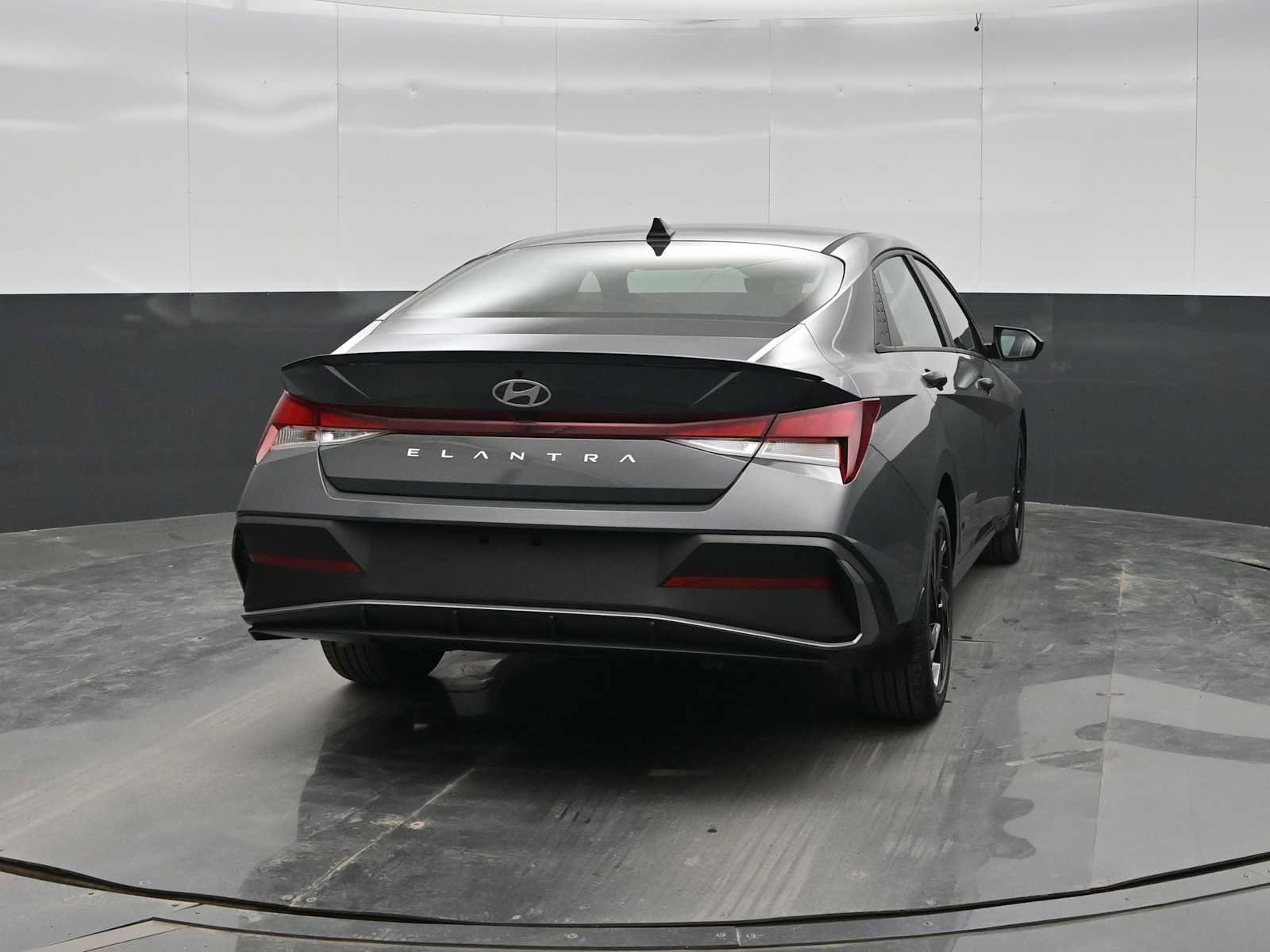 New 2026 Hyundai Elantra SEL Sport FWD image 6