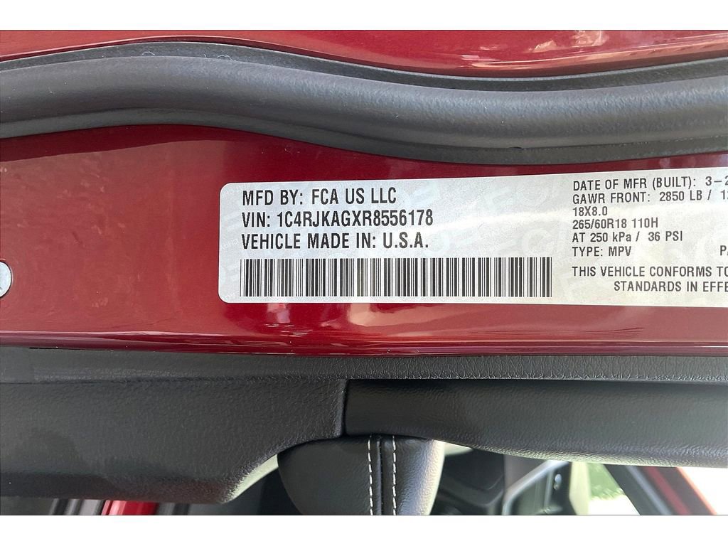 Used 2024 Jeep Grand Cherokee L Laredo image 33