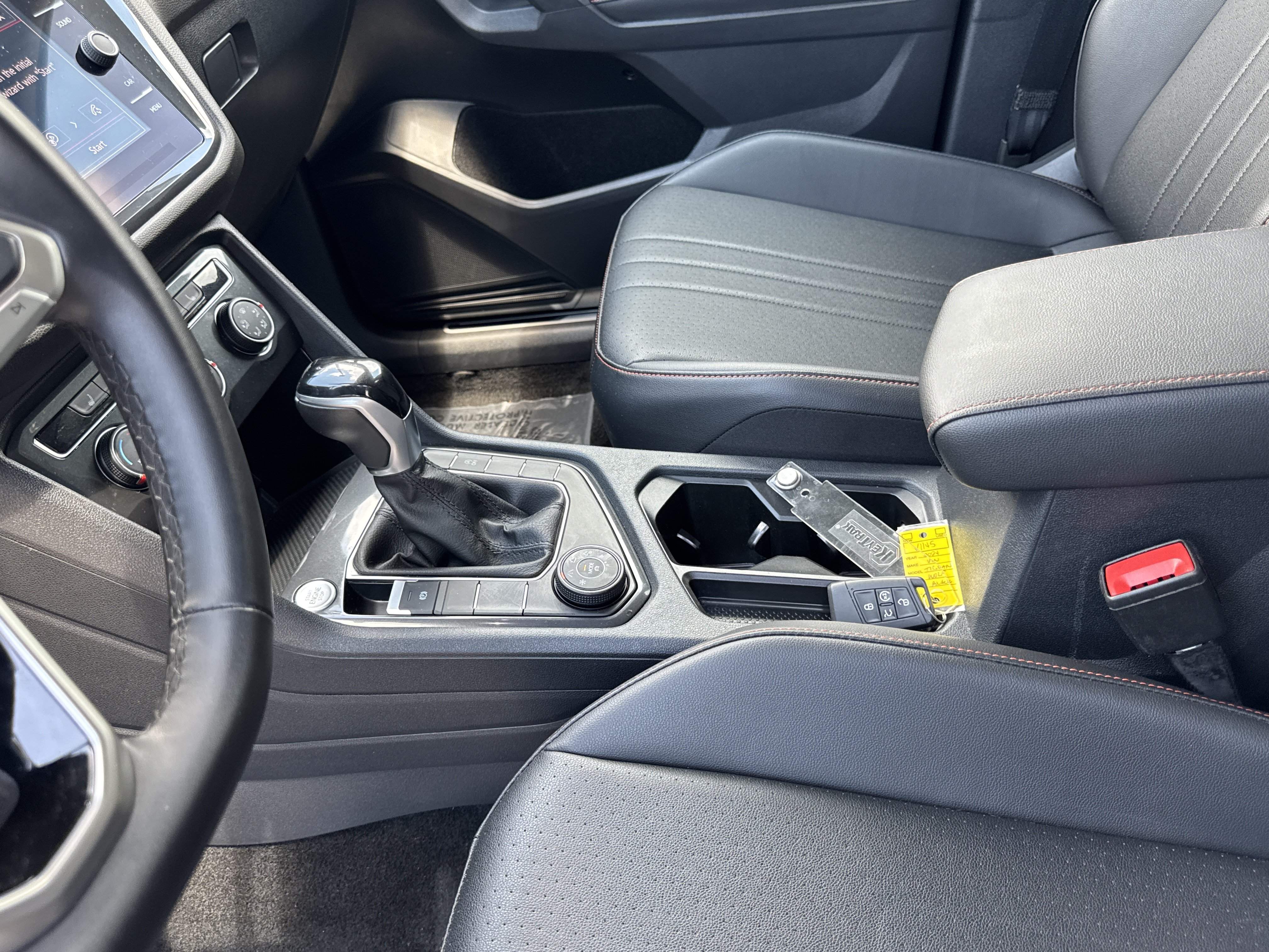 Certified 2024 Volkswagen Tiguan Wolfsburg Edition AWD/4WD image 23