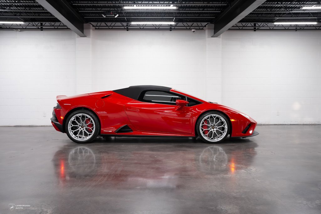 Used 2023 Lamborghini Huracan EVO image 21
