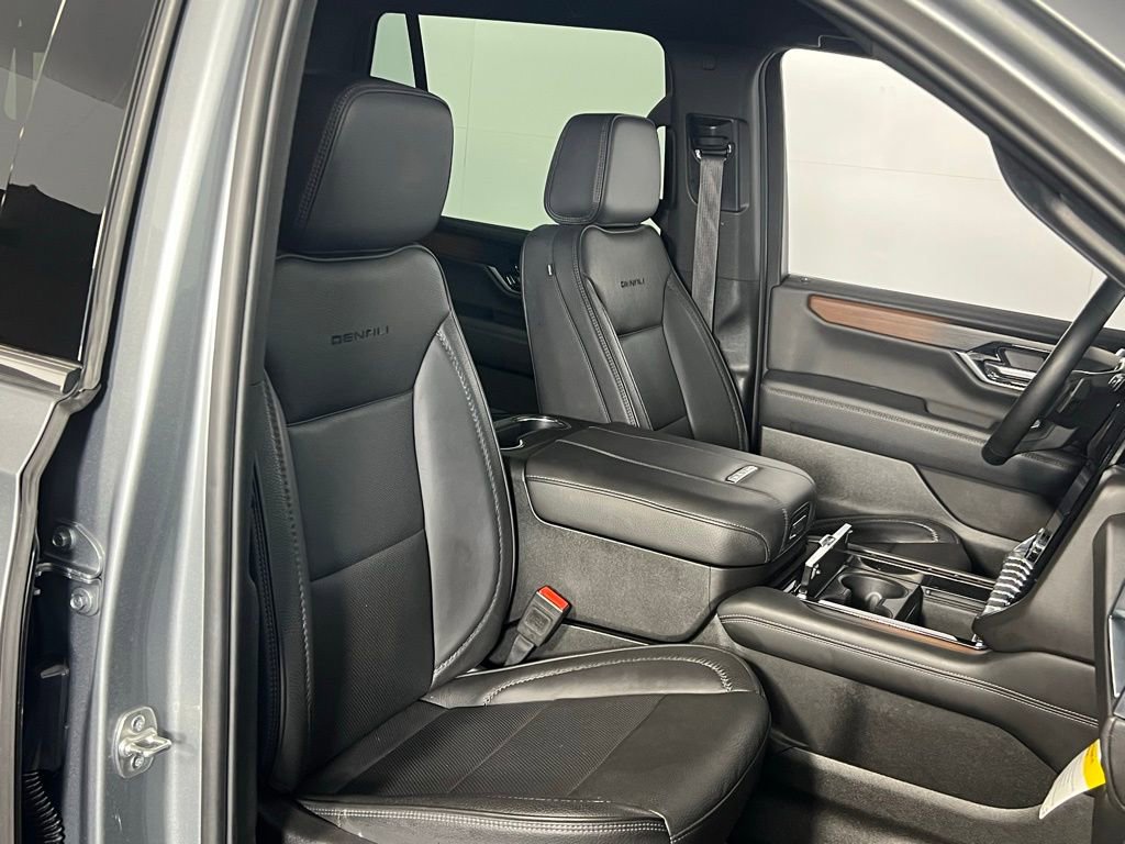 Used 2025 GMC Yukon Denali image 33