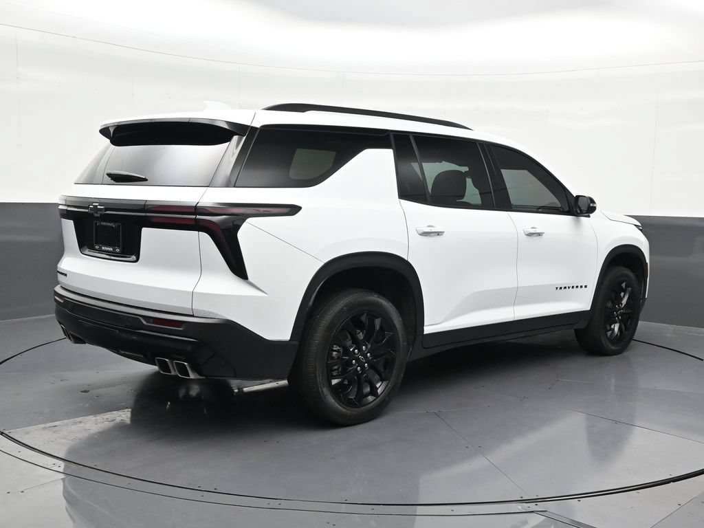 Used 2025 Chevrolet Traverse LT w/ Midnight/Sport Edition FWD image 5