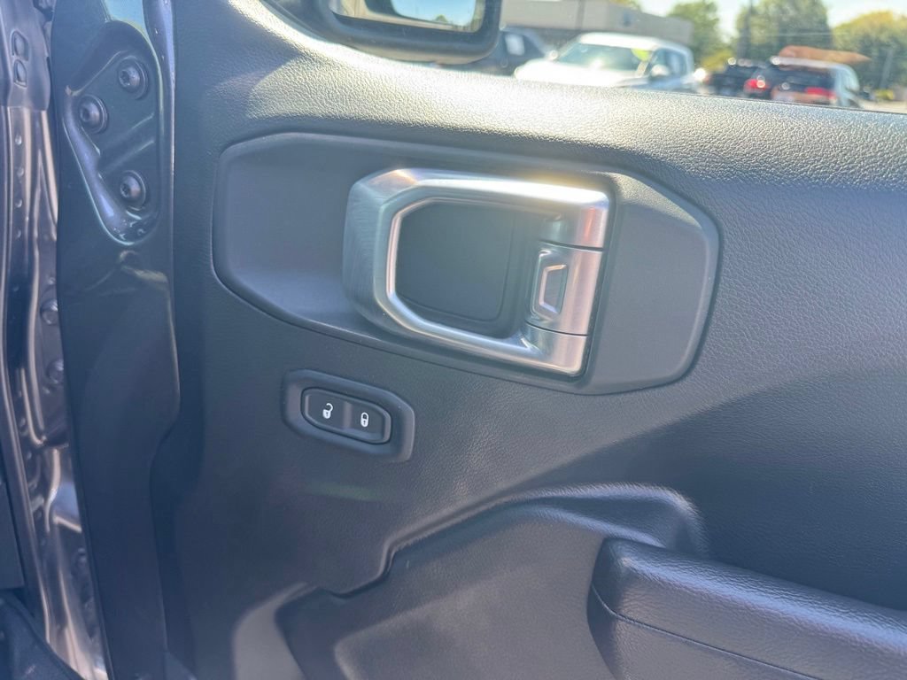 Used 2022 Jeep Gladiator Sport AWD/4WD image 15