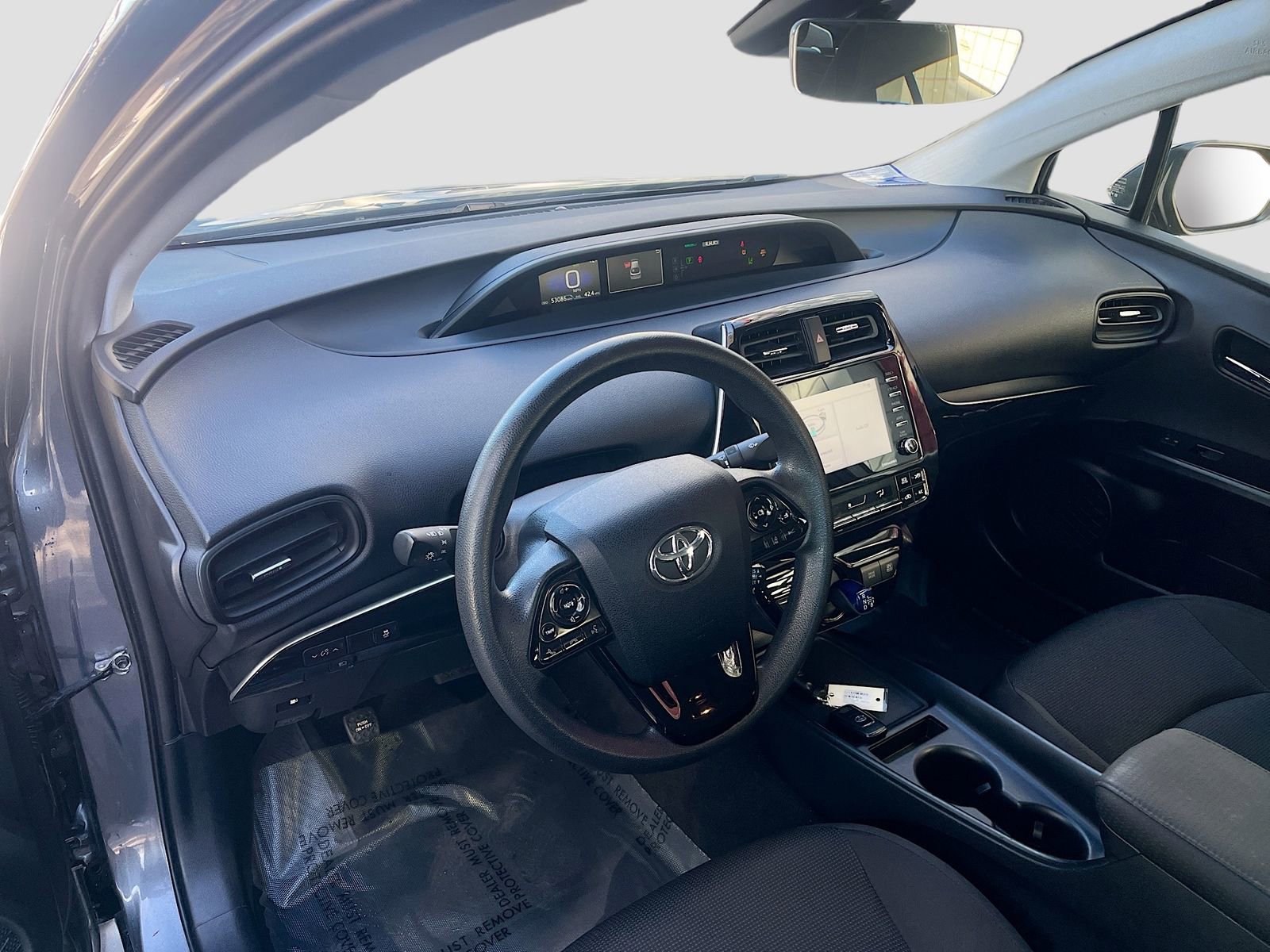 Used 2022 Toyota Prius L Eco image 9