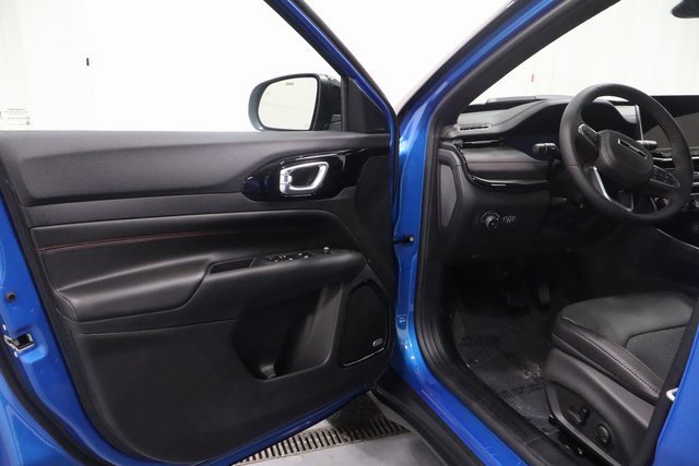 New 2026 Jeep Compass Trailhawk image 9