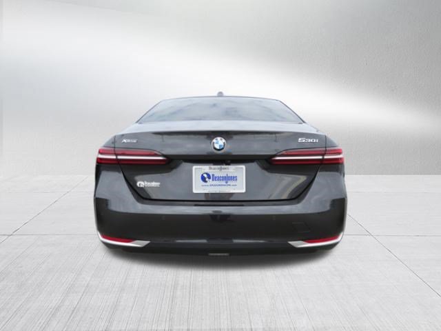 Used 2024 BMW 530i xDrive w/ Premium Package AWD/4WD image 6