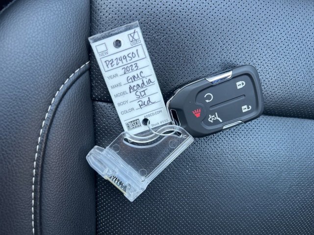 Used 2023 GMC Acadia SLT image 39