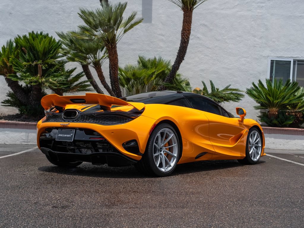 Used 2025 McLaren 750S RWD image 4
