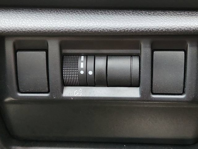 Used 2025 Subaru Crosstrek 2.0i AWD/4WD image 21