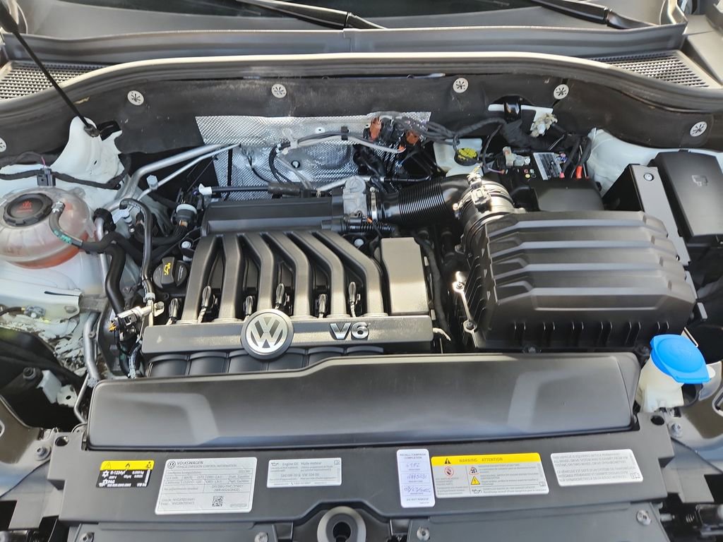 Used 2022 Volkswagen Atlas Cross Sport SEL Premium R-Line image 17
