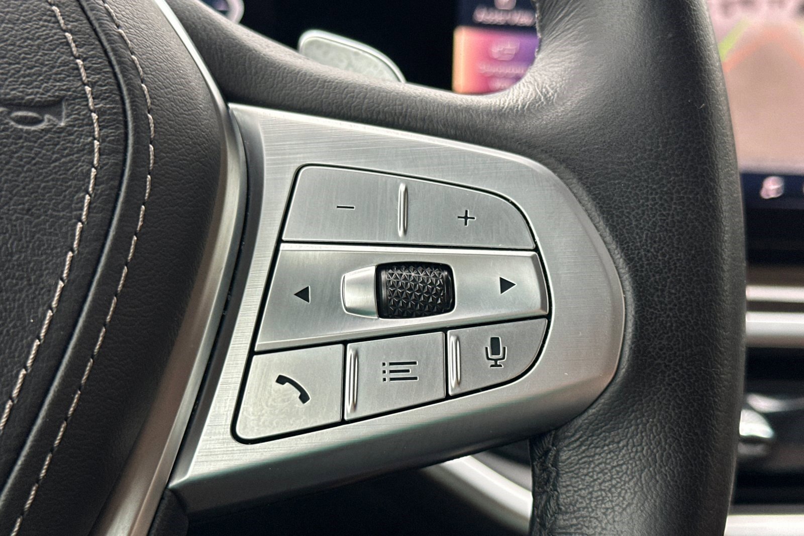 Certified 2025 BMW X7 xDrive40i image 32