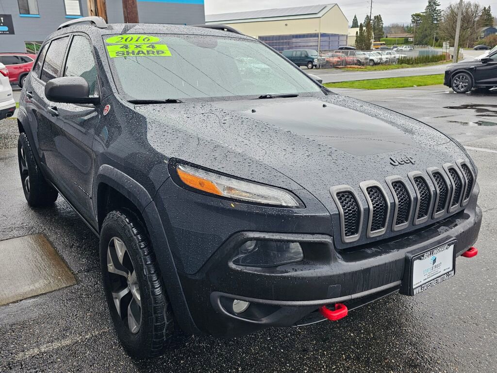 Used 2016 Jeep Cherokee Trailhawk w/ Leather Interior Group image 6