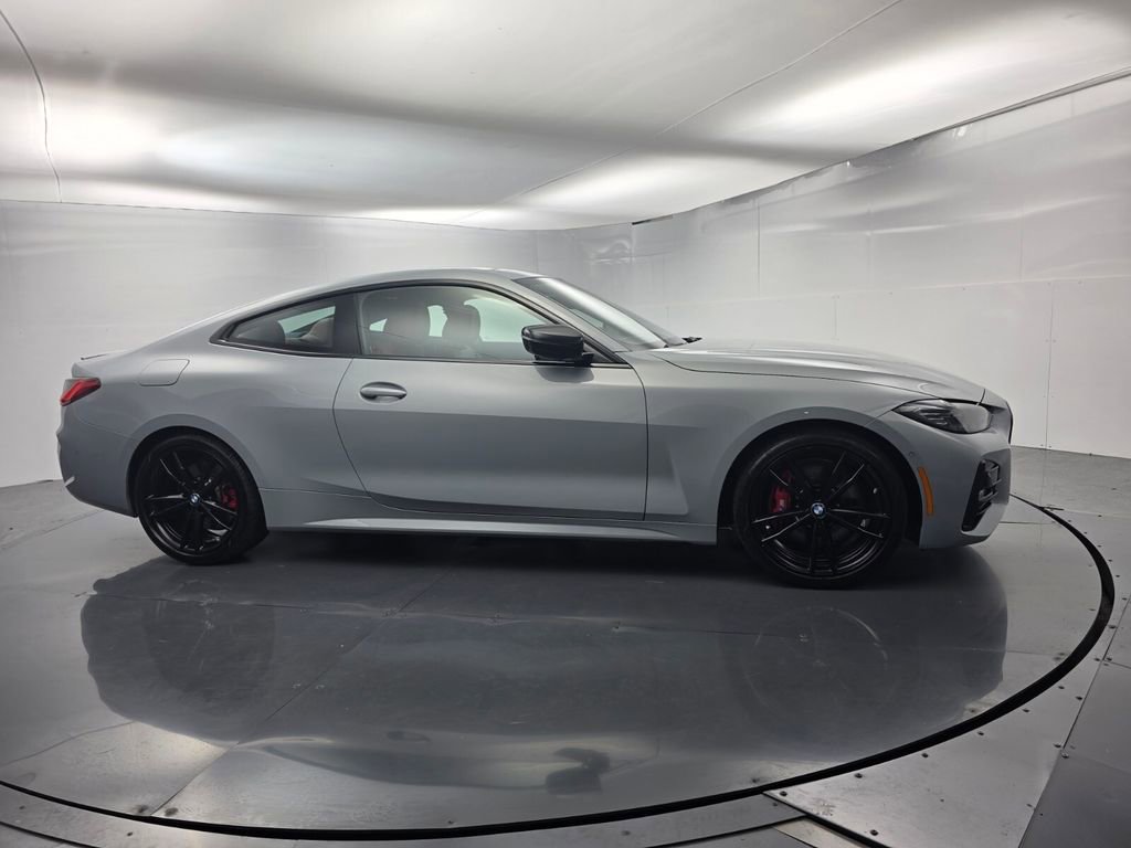 Used 2024 BMW 430i Coupe w/ M Sport Package RWD image 3