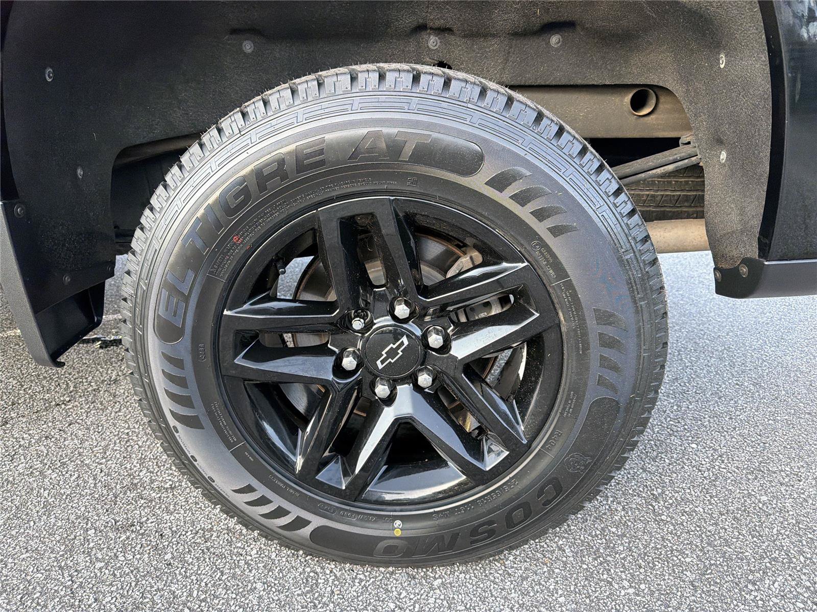 Used 2019 Chevrolet Silverado 1500 LT Trail Boss AWD/4WD image 18