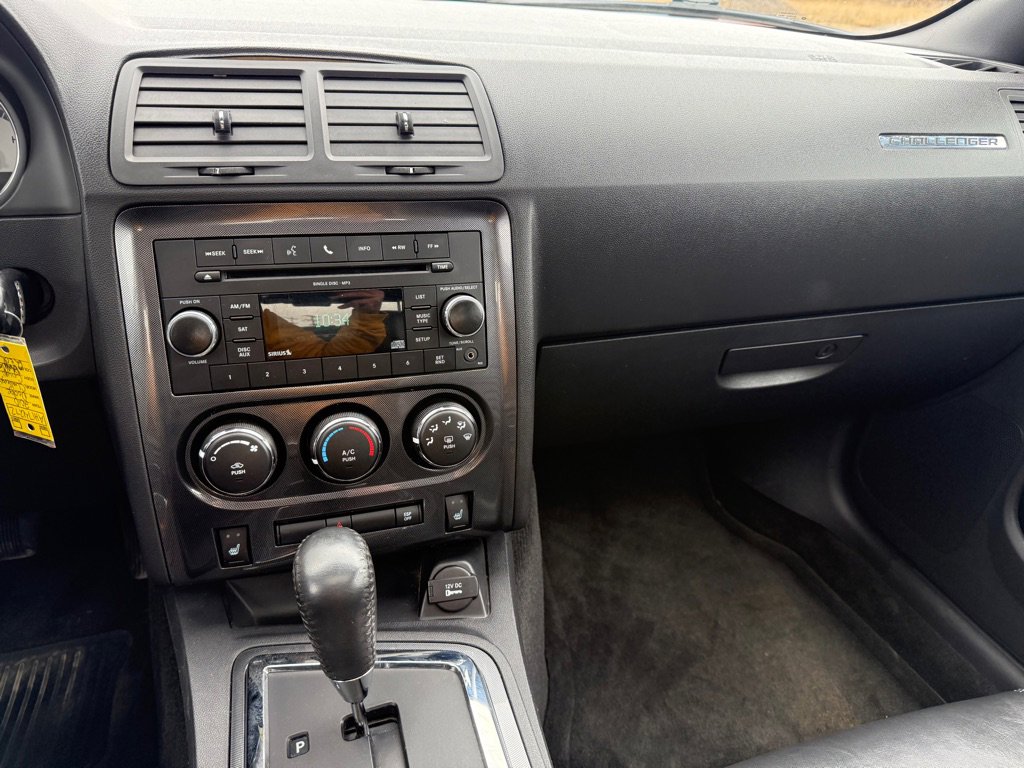 Used 2010 Dodge Challenger SE image 14
