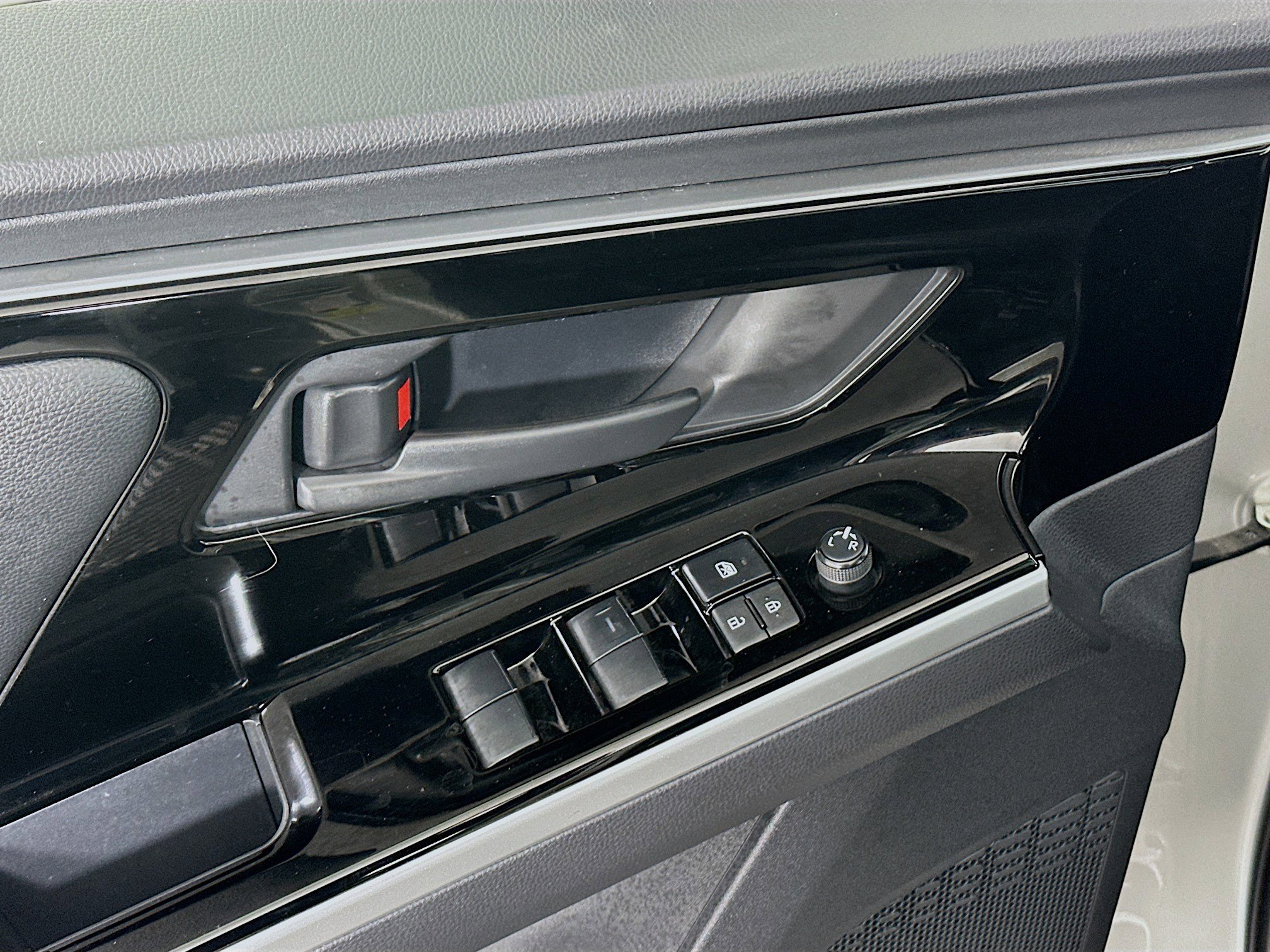 Used 2024 Toyota bZ4X XLE w/ Weather Package image 15