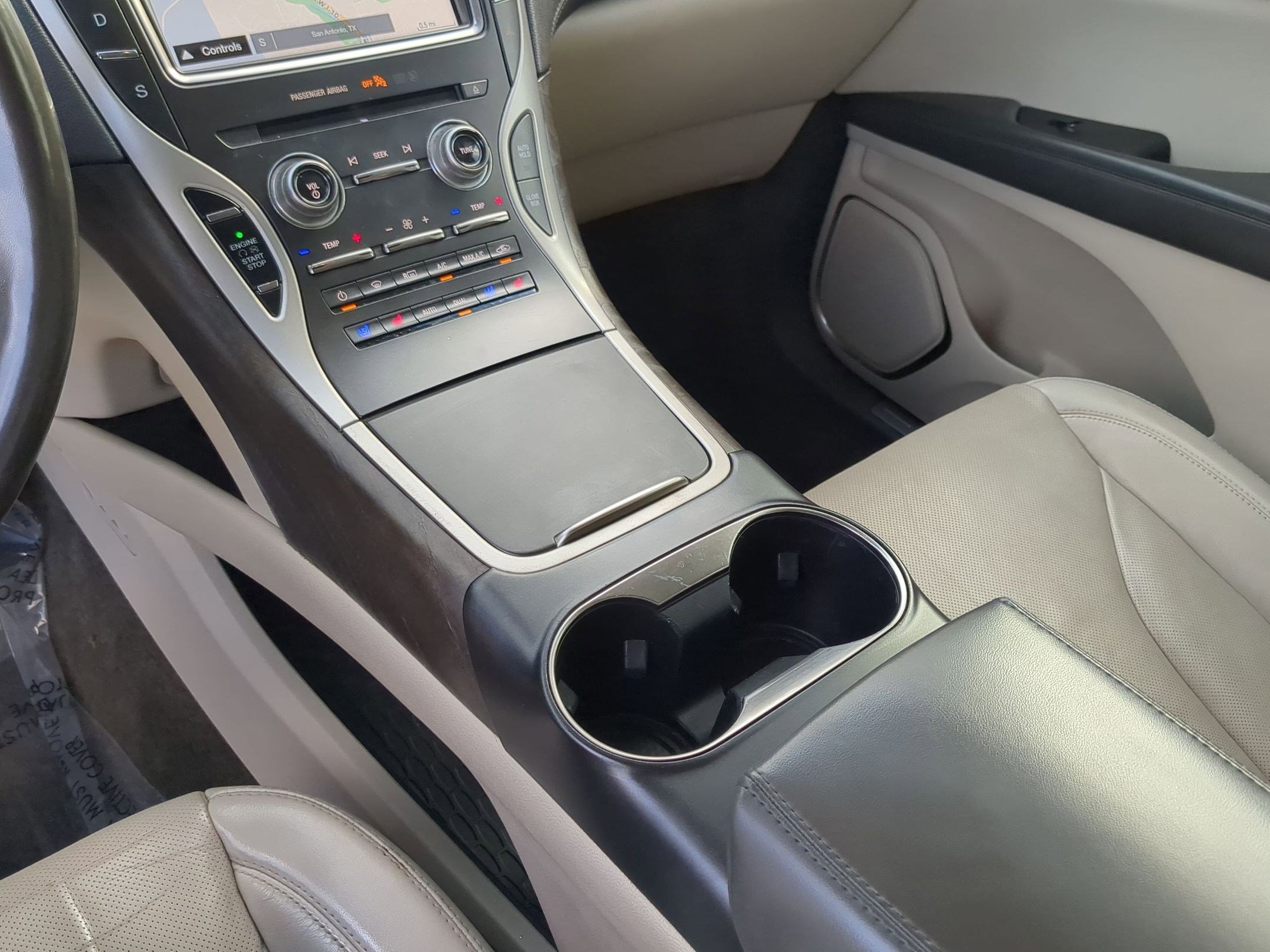 Used 2018 Lincoln MKX Reserve w/ Lincoln MKX Climate Package image 20