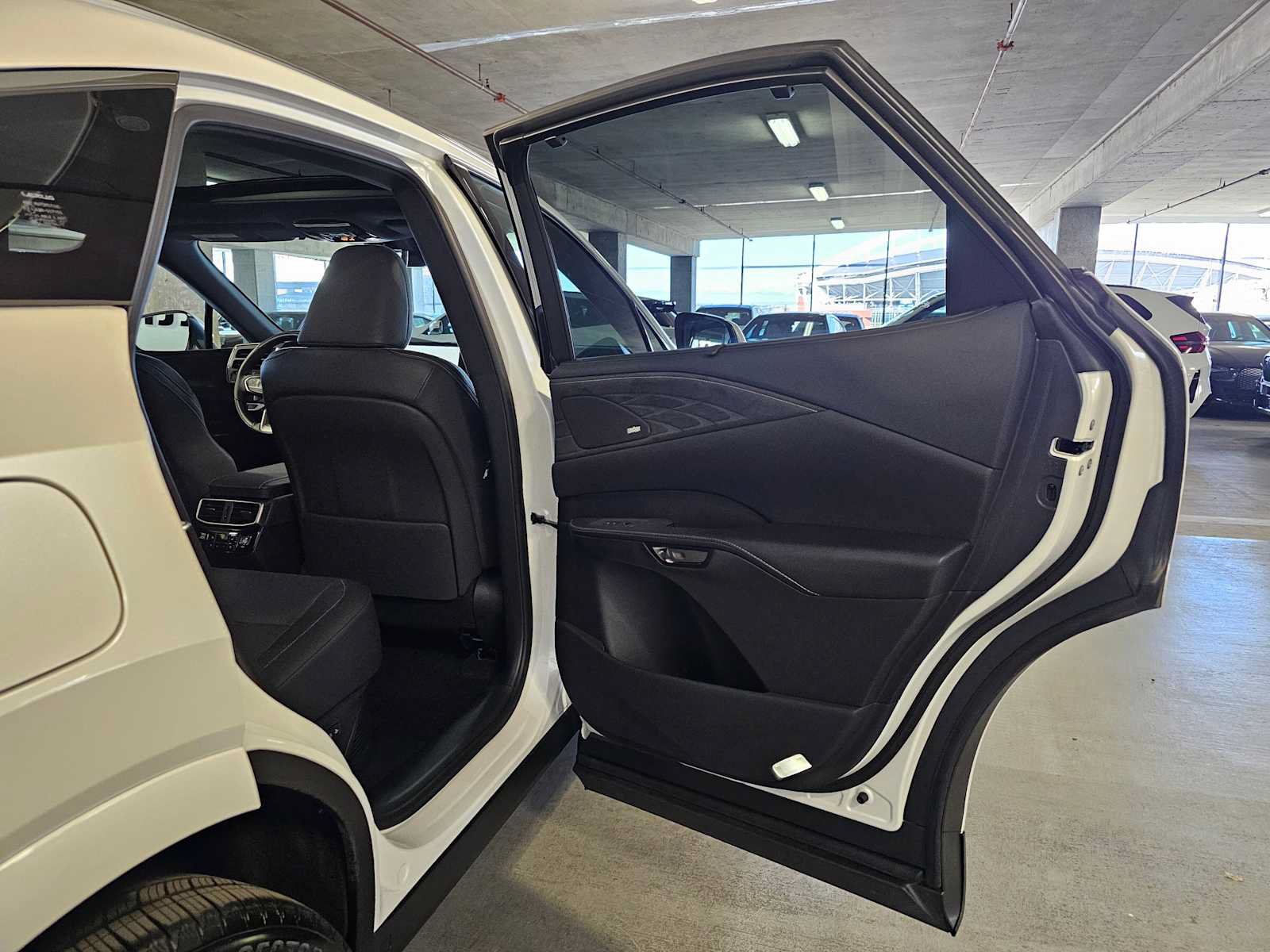 Used 2025 Lexus RX 450h AWD w/ Convenience Package image 29