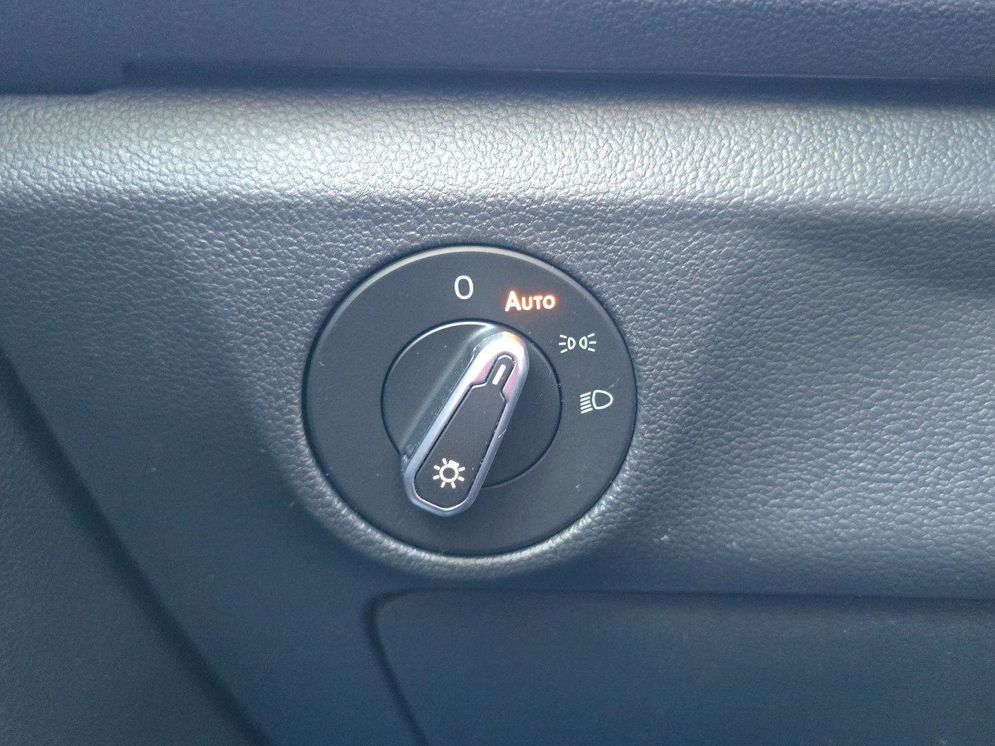 Certified 2023 Volkswagen Jetta SE image 18