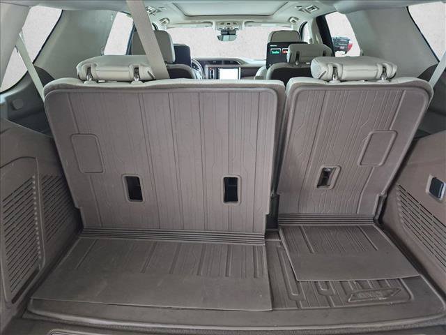 Used 2023 GMC Yukon Denali w/ Denali Reserve Package AWD/4WD image 6
